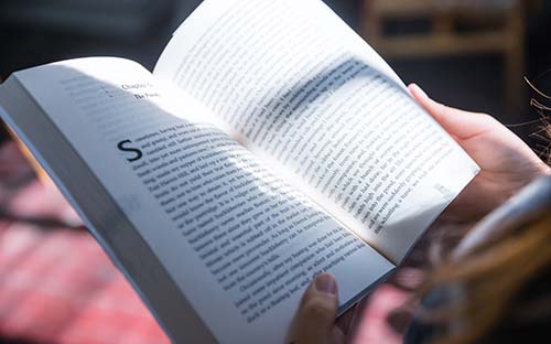 成人高考本科學(xué)歷能考初中教師嗎？