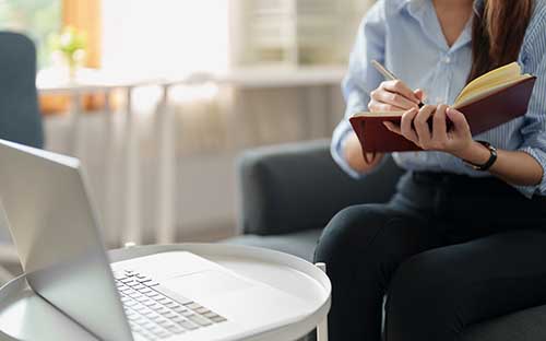 大學(xué)成人高考收費(fèi)大概在什么范圍？