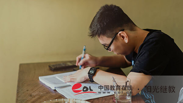 成人高考專業(yè)可以隨便選嗎？怎么報(bào)名？