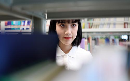 英國留學藝術類專業(yè)有哪些？英國藝術生留學一年費用大概多少？