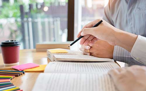 插畫專業(yè)留學(xué)英國(guó)需要多少錢