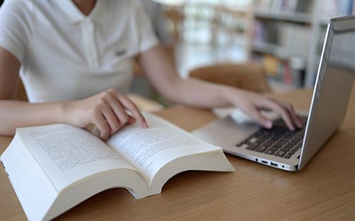 到英國留學條件本科，申請英國本科留學需要什么條件？