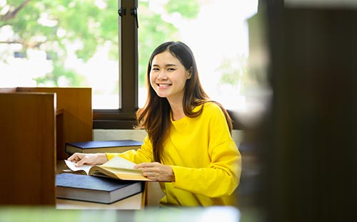 動畫留學(xué)生現(xiàn)在去留學(xué)怎么樣，到底好不好