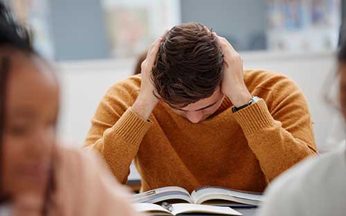 自考本科報(bào)名費(fèi)用大概是多少？一年考幾門？